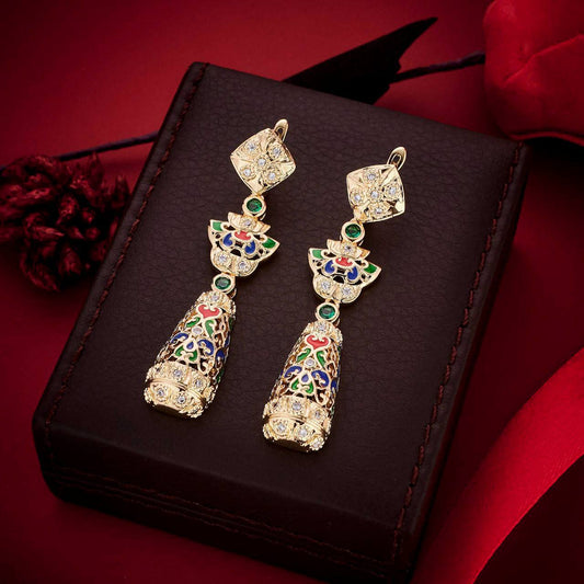 Boucles d'Oreilles : Traditionnelles en Pierres Multicolores et Dorure Éclatante